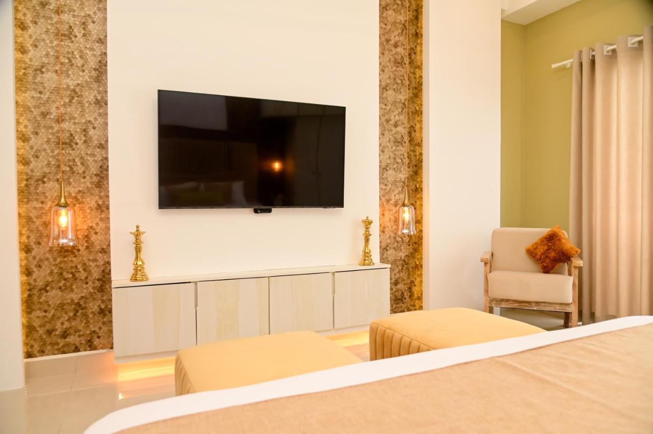 Ocean Breeze - Udaya Luxury Apartments Negombo Eksteriør billede