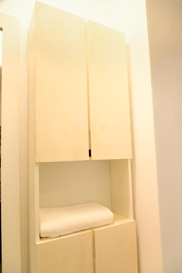 Ocean Breeze - Udaya Luxury Apartments Negombo Eksteriør billede