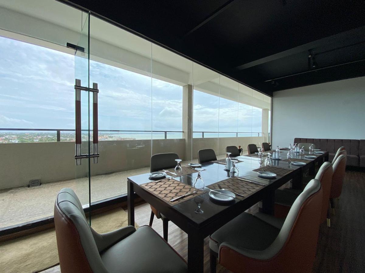 Ocean Breeze - Udaya Luxury Apartments Negombo Eksteriør billede