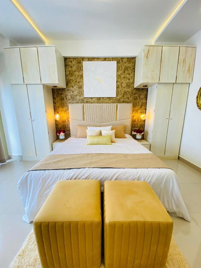 Ocean Breeze - Udaya Luxury Apartments Negombo Eksteriør billede