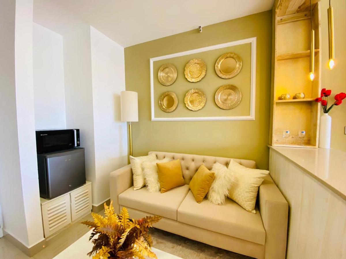 Ocean Breeze - Udaya Luxury Apartments Negombo Eksteriør billede
