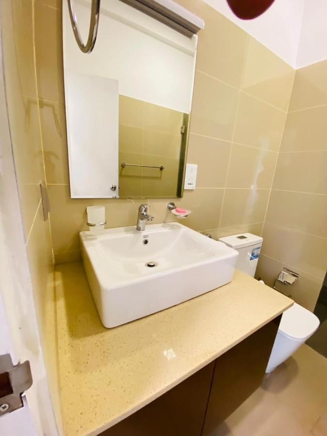 Ocean Breeze - Udaya Luxury Apartments Negombo Eksteriør billede