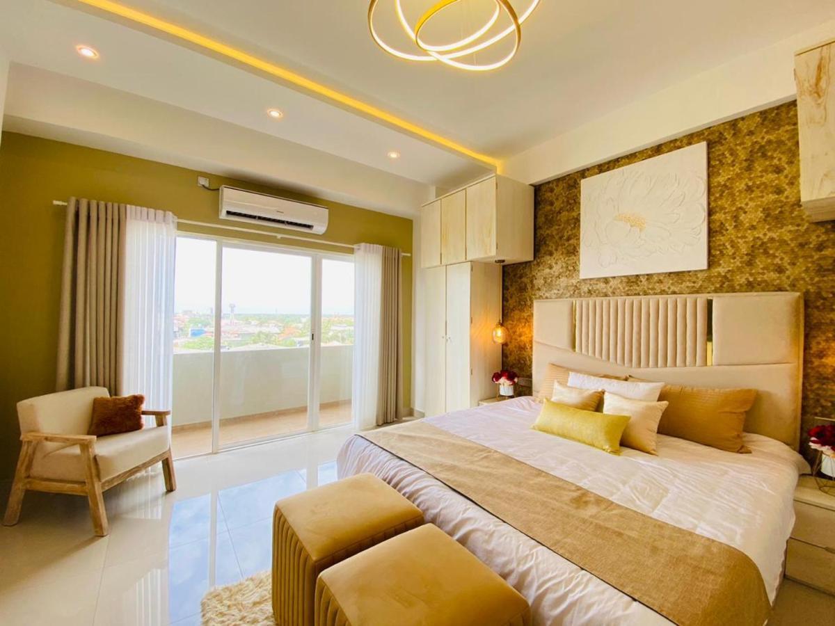 Ocean Breeze - Udaya Luxury Apartments Negombo Eksteriør billede