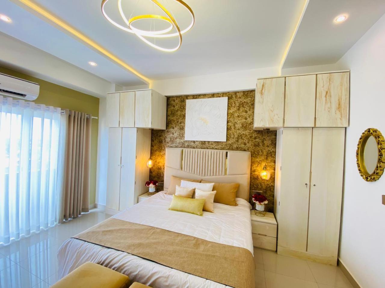 Ocean Breeze - Udaya Luxury Apartments Negombo Eksteriør billede