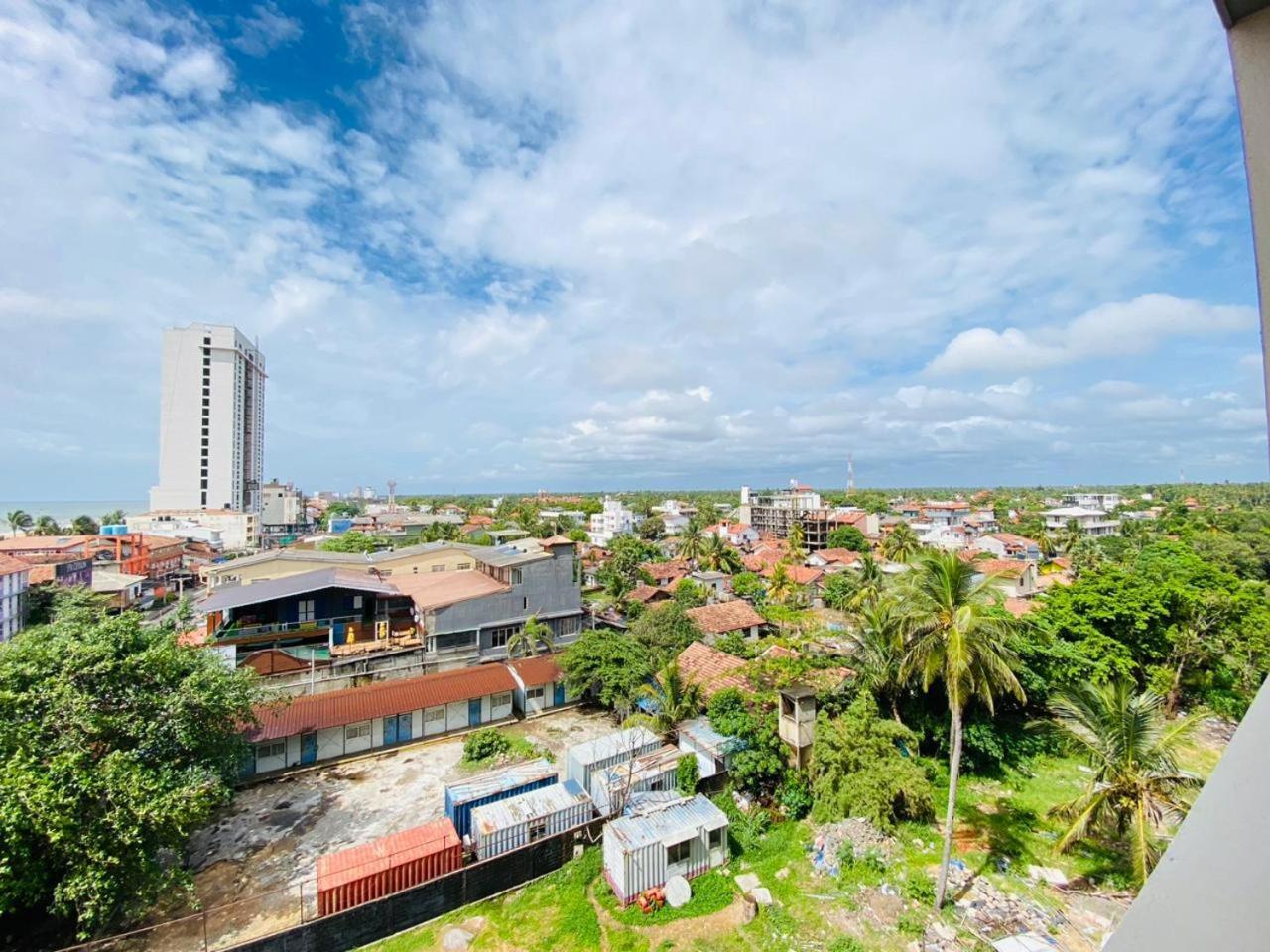 Ocean Breeze - Udaya Luxury Apartments Negombo Eksteriør billede