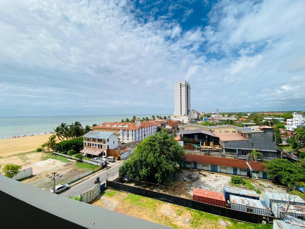Ocean Breeze - Udaya Luxury Apartments Negombo Eksteriør billede