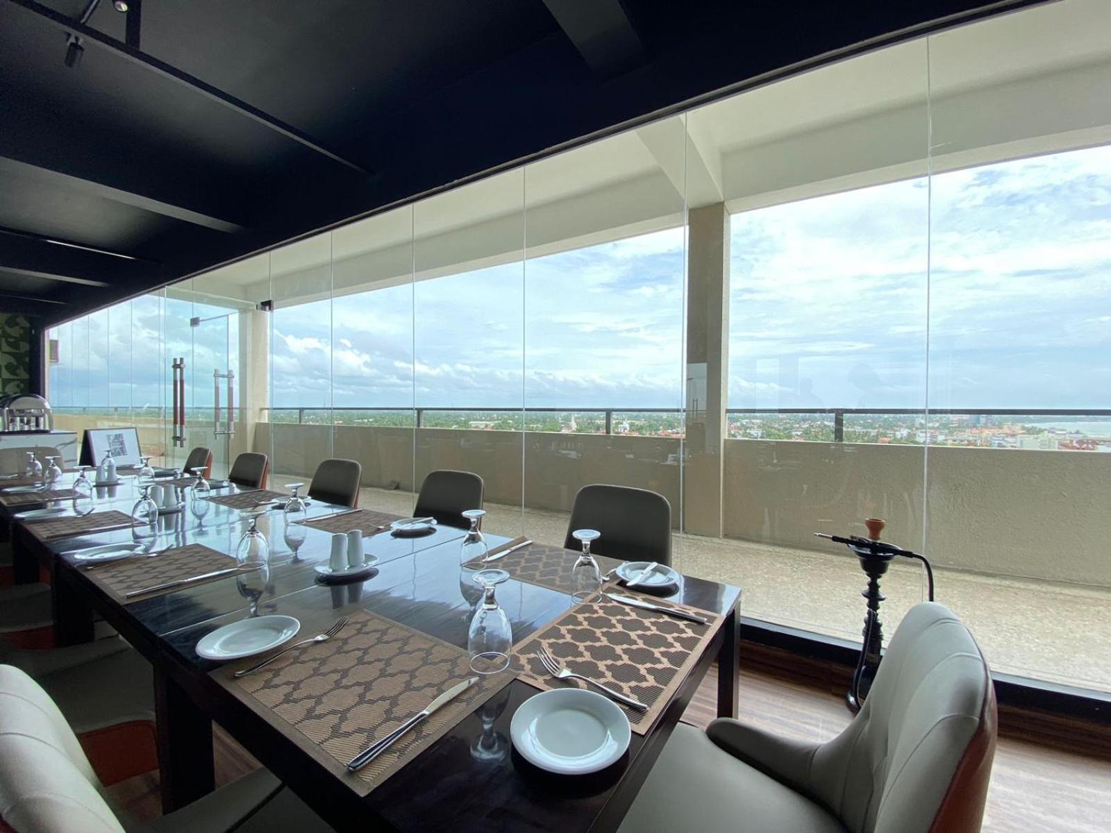 Ocean Breeze - Udaya Luxury Apartments Negombo Eksteriør billede