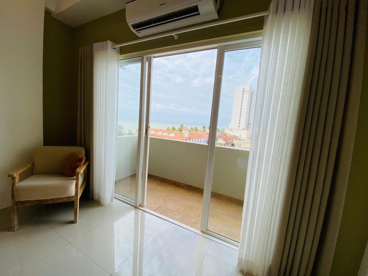 Ocean Breeze - Udaya Luxury Apartments Negombo Eksteriør billede