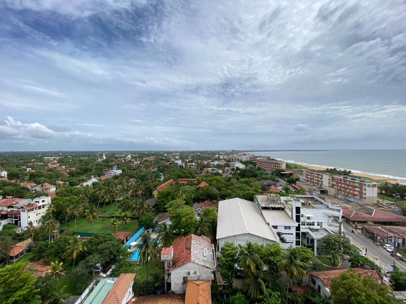 Ocean Breeze - Udaya Luxury Apartments Negombo Eksteriør billede